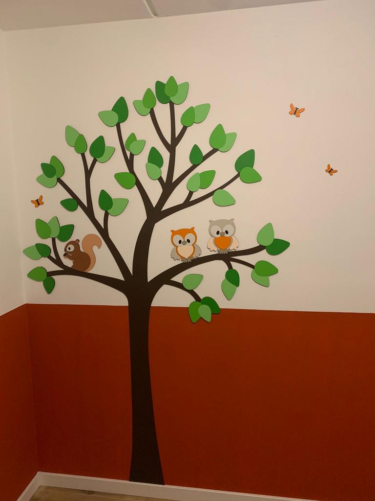 Muursticker boom met uilen en eekhoorn voor kinderkamer, Ophalen, Gebruikt, Hout, Meerkleurig