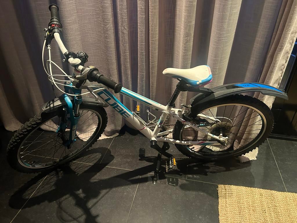 Kinder Cube mountainbike 24 inch, Fietsen en Brommers, Fietsen | Meisjes, Ophalen, Velgrem, Versnellingen, Gebruikt