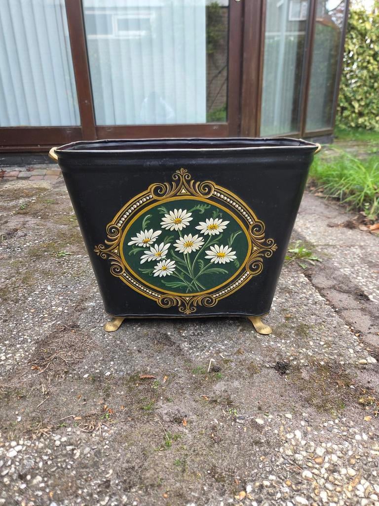 Decoratieve bloempot met madeliefjes design, Rond, Ophalen of Verzenden, Minder dan 25 cm, Balkon