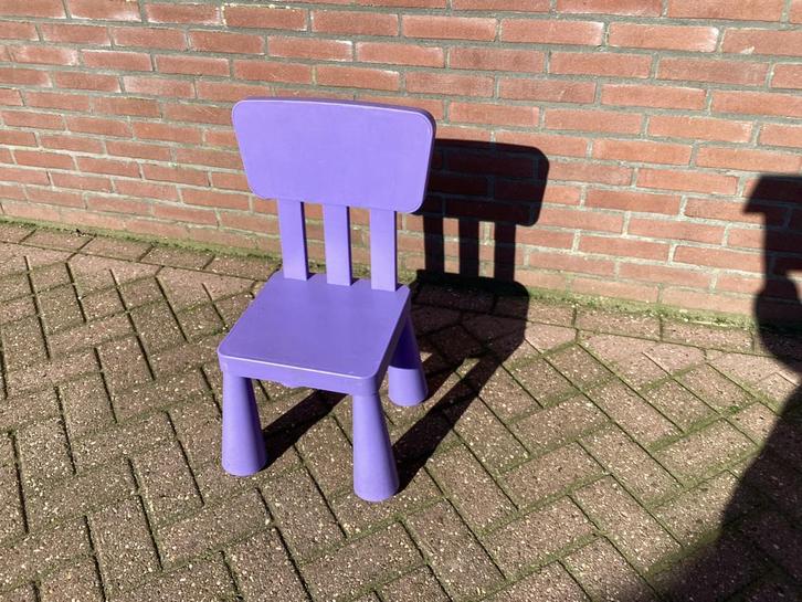 IKEA kinderstoeltje LÄTT lila, Kinderen en Baby's, Kinderstoelen, Gebruikt, Overige typen, Ophalen