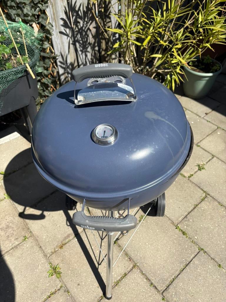 Originele weber bbq 47 cm gebruikt inclusief hoes, Tuin en Terras, Houtskoolbarbecues, Ophalen, Zo goed als nieuw