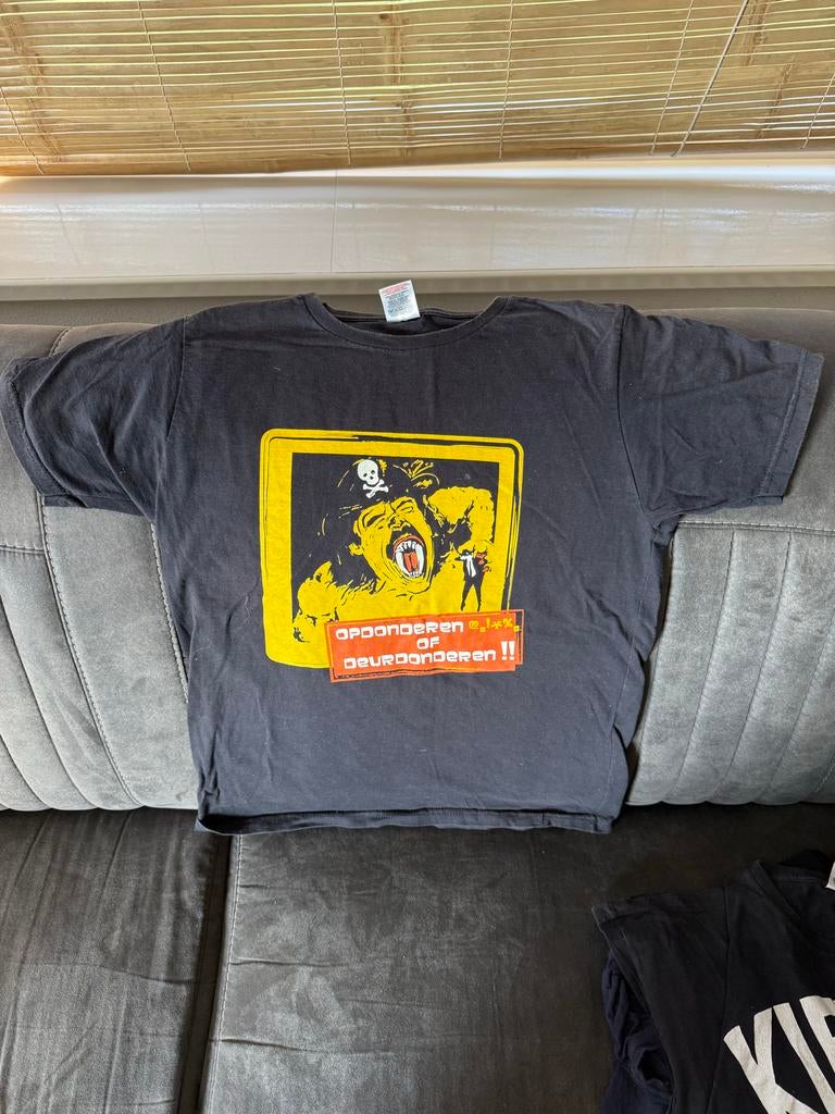 Zwart T-shirt met opdruk - Maat M, Kleding | Heren, T-shirts, Ophalen of Verzenden, Zo goed als nieuw, Maat 48/50 (M), Zwart