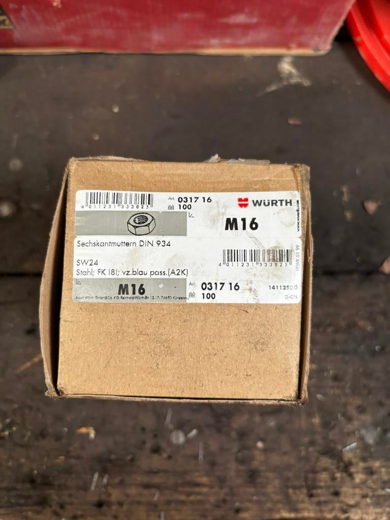 75 stuks M16 zeskant moeren en bouten, verzinkt Würth, Doe-het-zelf en Verbouw, Ophalen of Verzenden, Nieuw, 100 tot 250 mm, Bouten of Moeren