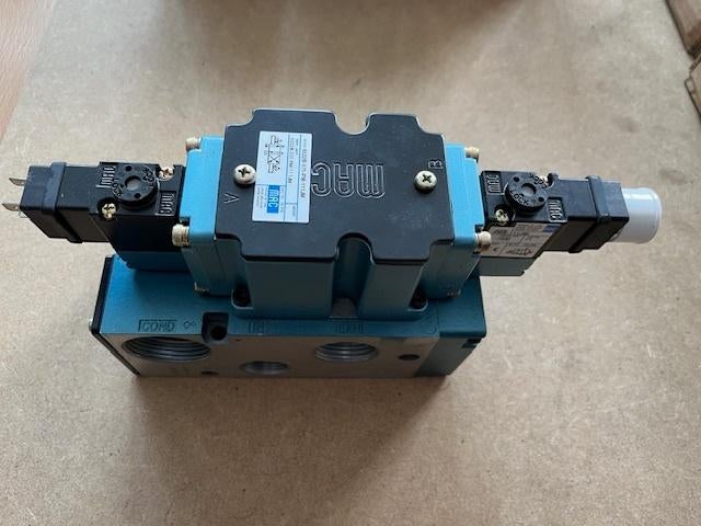 MAC pneumatische solenoid ventielen 6522B-571-PM-111JM, Ophalen of Verzenden, Zo goed als nieuw