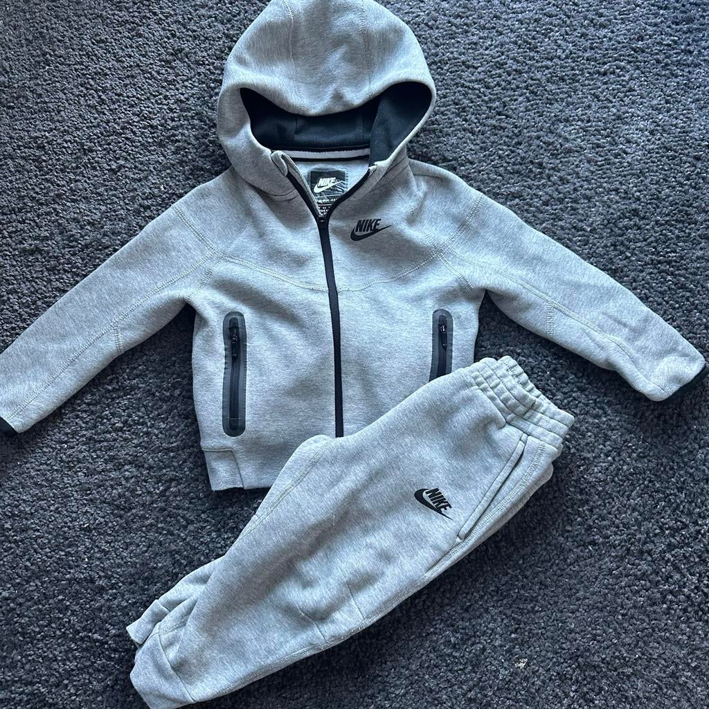 Nike Tech Fleece, Ophalen of Verzenden, Nieuw, Jongen of Meisje, Setje