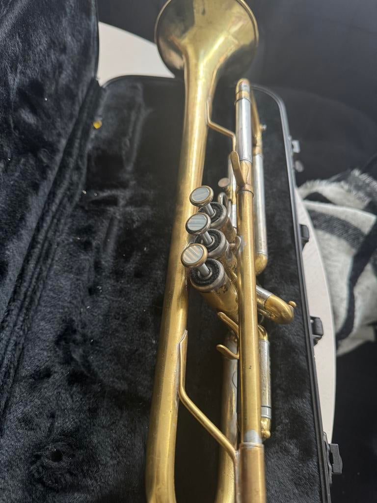 Jupiter str 600 trompet, Ophalen of Verzenden, Gebruikt, Bes-trompet, Met koffer