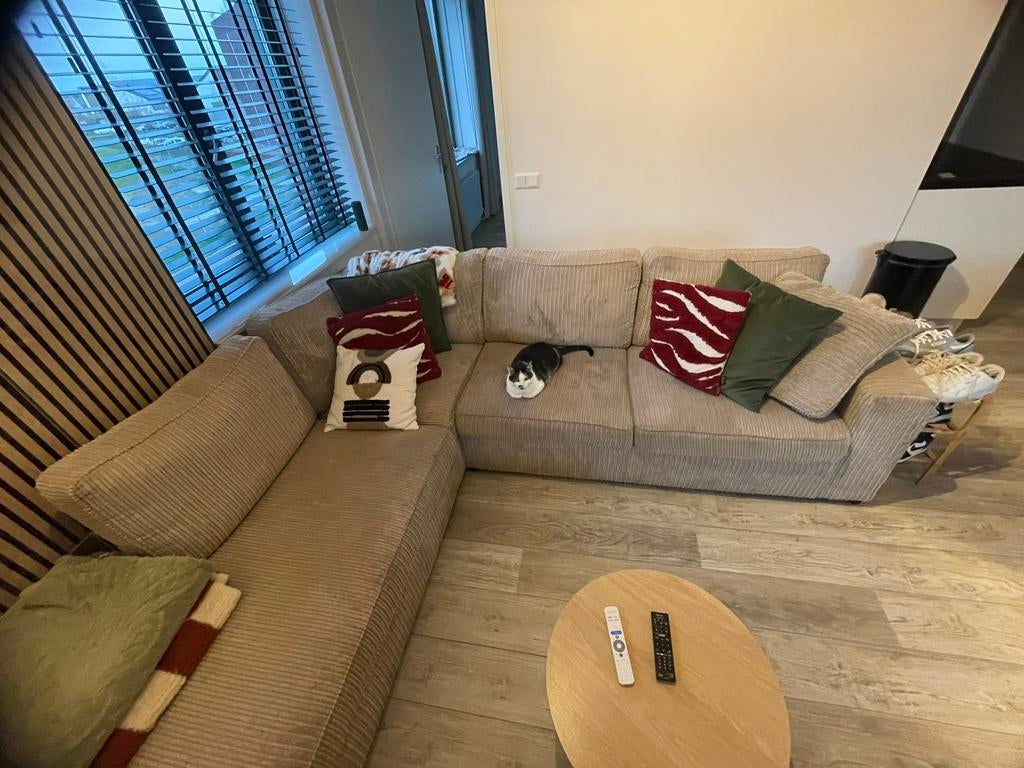 Comfortabele hoekbank met lichte gebruikssporen, Huis en Inrichting, Banken | Bankstellen, Ophalen, 250 tot 300 cm, Gebruikt, Hoekbank