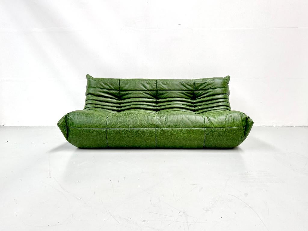 Togo 3-seater sofa in green leather - Ducaroy / Ligne Roset., Paris, 100 tot 125 cm, 150 tot 200 cm, Vintage