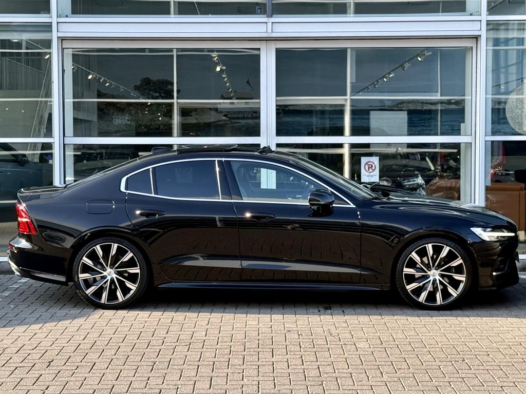 Volvo S60 B3 163PK AUT7 Inscription| FULL Options ! B&W Soun, Auto's, 4 cilinders, S60, Adaptive Cruise Control, Onderhoudsboekje