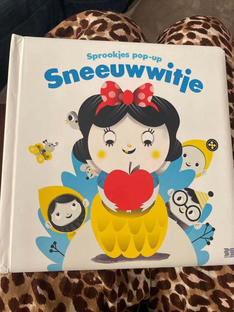 Sprookjes pop-up Sneeuwwitje - Interactief kinderboek, Ophalen of Verzenden, Zo goed als nieuw
