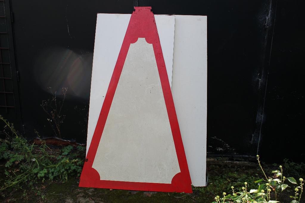 Grote reclameplaat - Dun hout, Ophalen