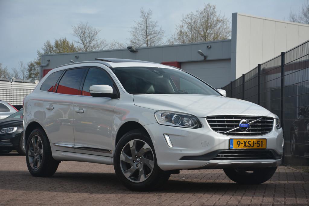 Volvo XC60 2.4 D5 Summum | Navigatie | Clima | Memory Stoele, Auto's, Automaat, Gebruikt, Zwart, 197 €/maand