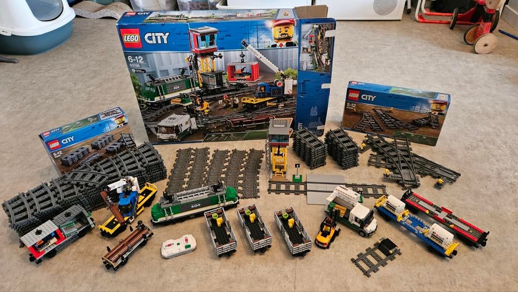 Lego City Trein 60198 met extra wagons, rails en wissels, Kinderen en Baby's, Speelgoed | Duplo en Lego, Ophalen, City, Lego, Zo goed als nieuw