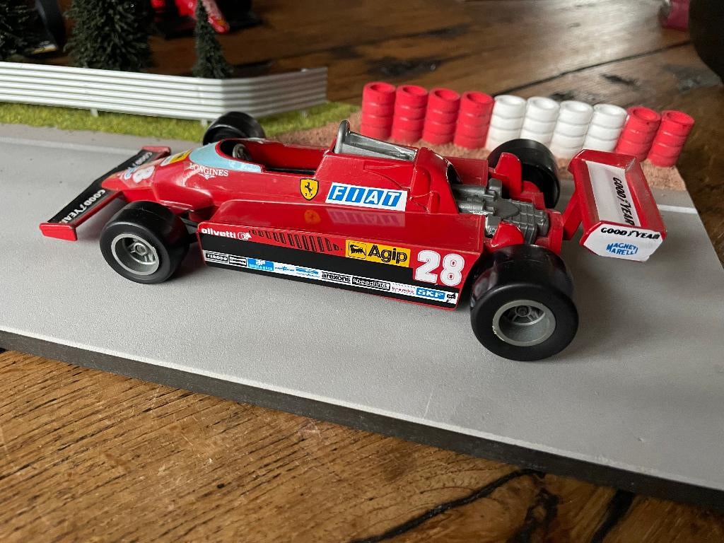 1:25 Ferrari 126 C1 Hotwheels, Ophalen of Verzenden, Zo goed als nieuw, Auto, Overige merken