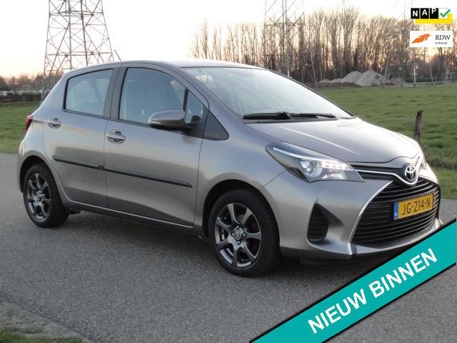 Toyota Yaris 1.0 VVT-i Aspiration Met AIRCO I NAVIG I CAMERA, Auto's, Toyota, Bedrijf, Te koop, Yaris, ABS, Achteruitrijcamera