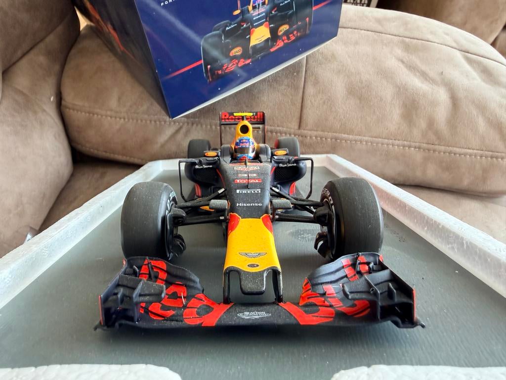 Red Bull Racing RB12 Max Verstappen Spanje GP 2016, Overige merken, Auto, 1:32 tot 1:50, Ophalen of Verzenden