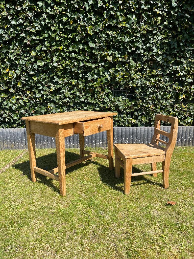 Tafeltje met kinderstoeltje, Ophalen