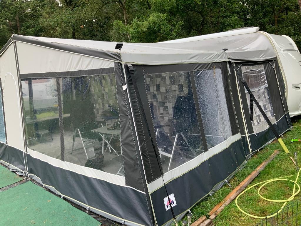 Dorema President 250 maat 13 + Lacarno luifel, Ophalen, Zo goed als nieuw, Dorema