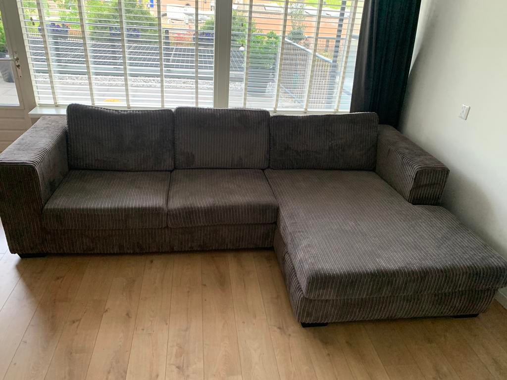 Donkergrijze hoekbank van ribstof, Ophalen, Gebruikt
