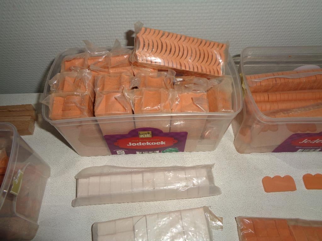 Terracotta Dakpannen,stenen,deuren ,ramen,enz., Ophalen of Verzenden