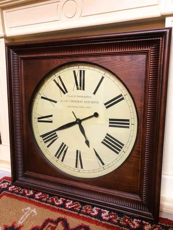 Zeer grote vintage Engelse wandklok hout - mahoniehout, Huis en Inrichting, Woonaccessoires | Klokken, Wandklok, Analoog, Ophalen of Verzenden