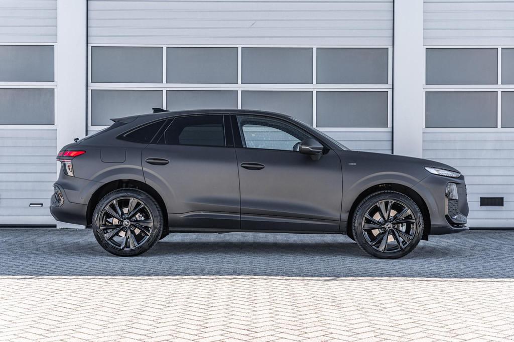 Audi Q3 1.5 e-hybrid 272pk S edition | 20" Velgen | Stoelver, Auto's, Audi, 12 maanden, 1800 kg, 1498 cc, 4 cilinders