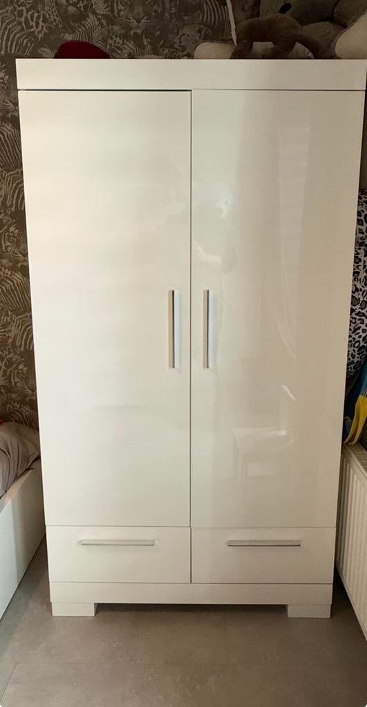 Gratis af te halen!Babykamer Commode, Kledingkast, Ledikant, Ophalen, 50 tot 70 cm, 90 tot 105 cm, 100 cm of meer