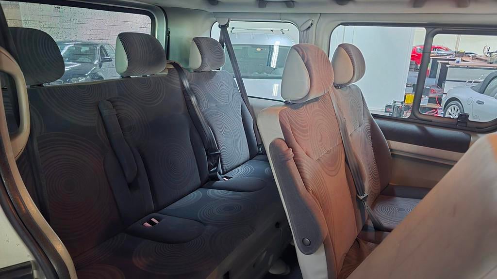 Renault Trafic Passenger 2.0 dCi T27 L1H1 Authentique 8 pers, Auto's, Renault, 8 stoelen, 2000 kg, 1919 kg, 226 €/maand