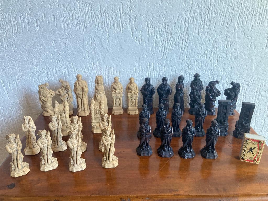 Polystone steenhars schaakstukken Franse revolutie 12 cm, Hobby en Vrije tijd, Gezelschapsspellen | Bordspellen, Een of twee spelers