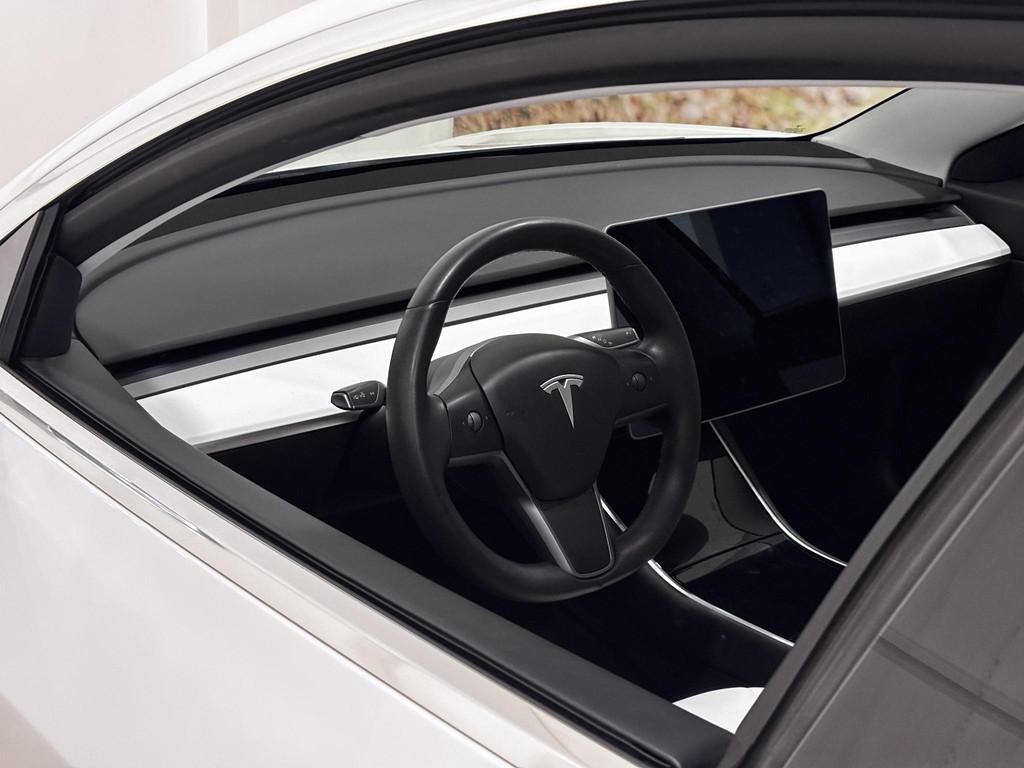 Tesla Model 3 Long Range AWD 75 kWh | Wit leder | Trekhaak |, Auto's, Tesla, Automaat, Stof, Wit, 351 pk