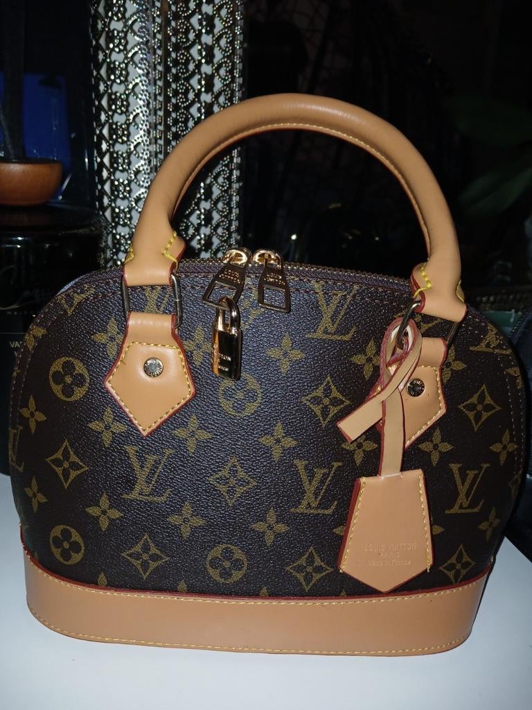 Mooie tas nieuw, Sieraden, Tassen en Uiterlijk, Tassen | Damestassen, Ophalen of Verzenden, Nieuw, Zwart, Schoudertasje