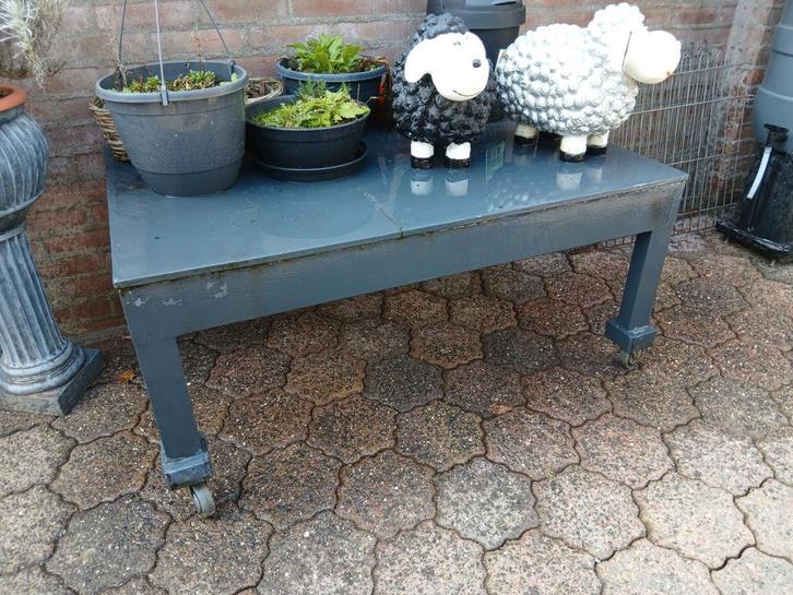Tuintafel op wielen - gratis af te halen, Tuin en Terras, Tuintafels, Ophalen