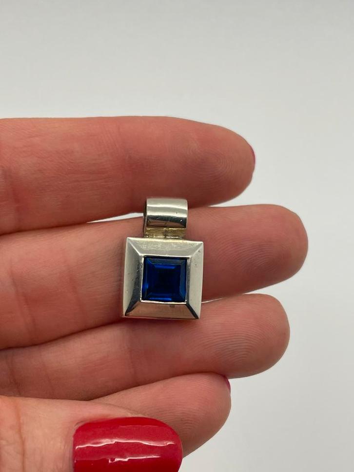 C894 Prachtige zilveren hanger blauwe saffier edelsteen, Sieraden, Tassen en Uiterlijk, Kettinghangers, Zilver, Zilver, Overige voorstellingen