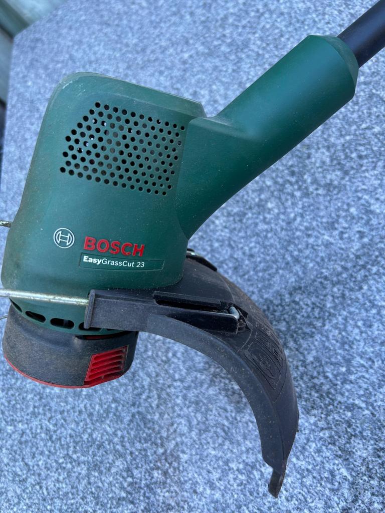 Bosch elektrische grastrimmer, Ophalen, Zo goed als nieuw, Minder dan 600 watt