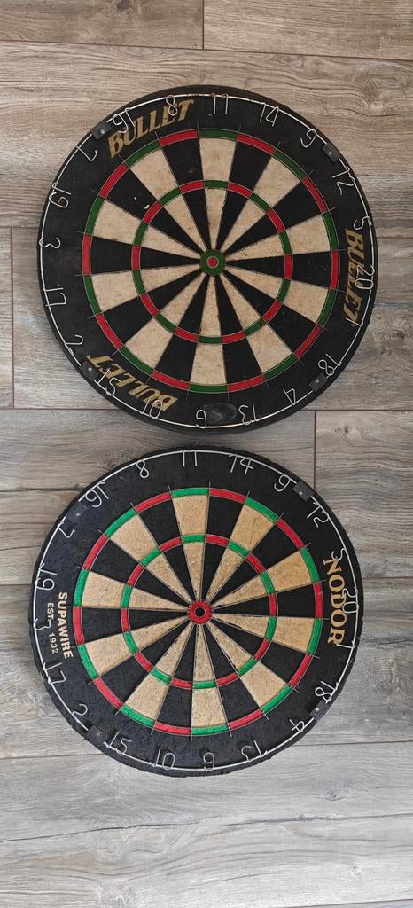 2 Dartborden: Bullet en Nodor Supawire, Ophalen of Verzenden