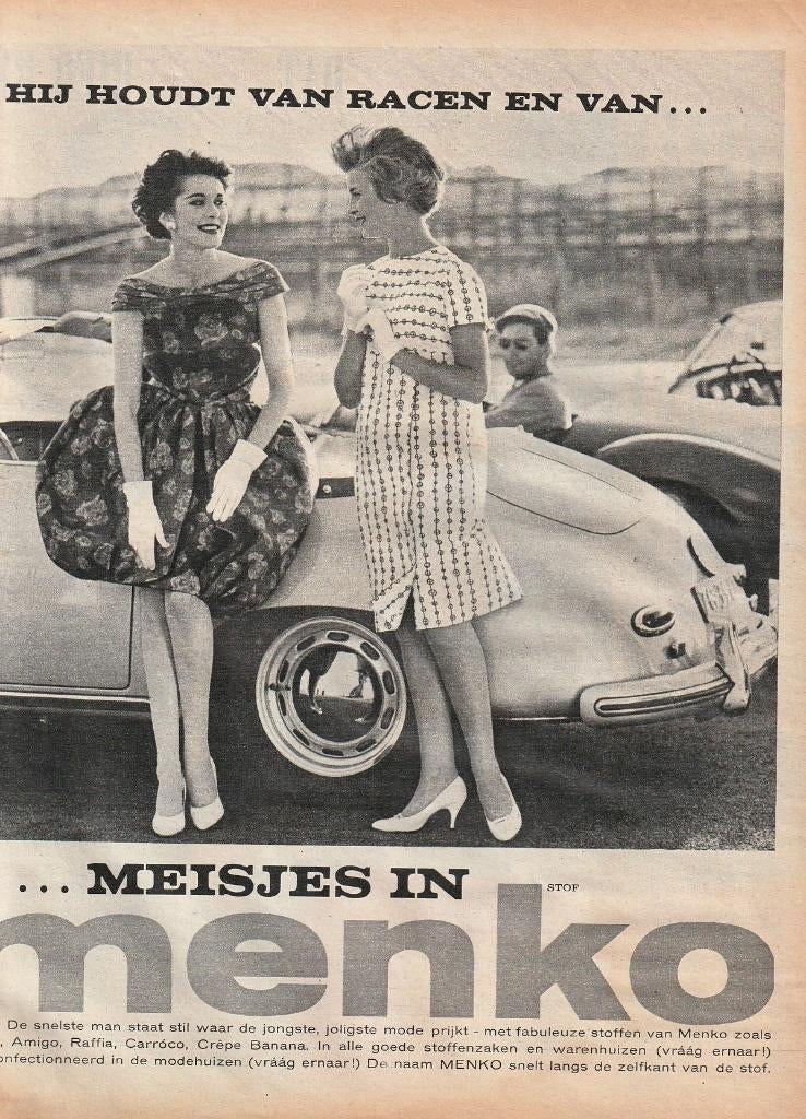 Retro reclame 1959 Menko damesmode vrouwen bij auto, Verzamelen, Verzenden, Overige typen