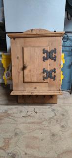 Brocante grenen kastje met kapstokje, Huis en Inrichting, Kasten | Overige, Ophalen, Gebruikt
