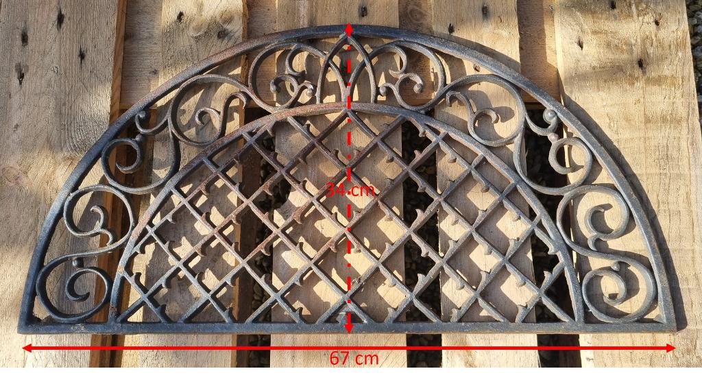 Gietijzeren Deurmat (2) - D Vorm, Tuin en Terras, Deurmatten, Zo goed als nieuw, Gietijzer, Schoonloopmat, Binnen, Buiten, Ophalen of Verzenden