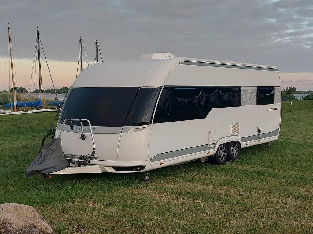 Hobby premium 610 UL | Airco | Mover | Fietsenrek | Voortent, Caravans en Kamperen, 2 aparte bedden, Rondzit, Hobby, Particulier