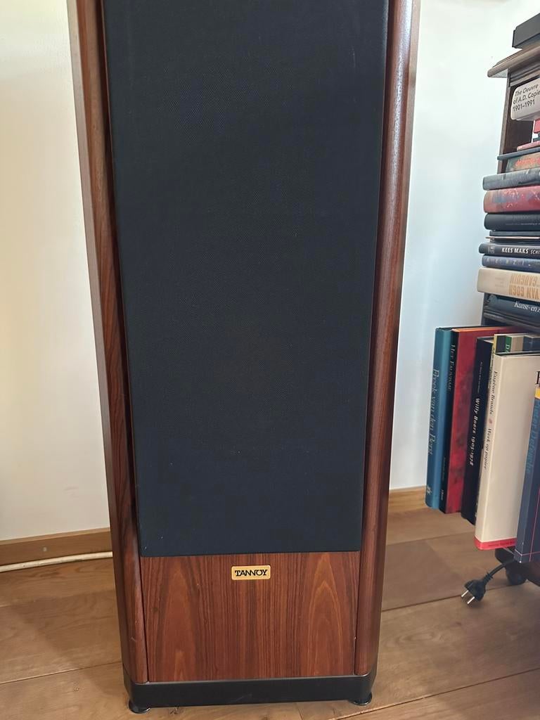 Te koop Tannoy D700 cherryoak, Zo goed als nieuw, 120 watt of meer, Front, Rear of Stereo speakers, Ophalen