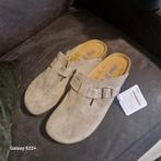 Nieuwe Birkenstock Boston pantoffels suède taupe maat 43, Bruin, Nieuw, Ophalen of Verzenden, Birkenstock