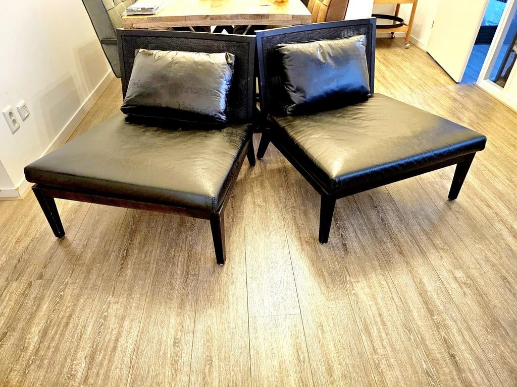 Frigerio Giulia Large stoelen in zwart lakleer

Fauteuils, Ophalen