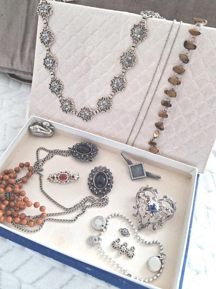Sieraden  uit boedelruiming, Ophalen of Verzenden, Overige materialen