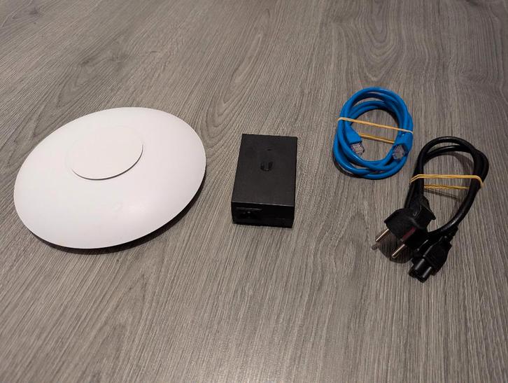 Ubiquiti UAP-AC-Pro Access point, Computers en Software, Accesspoints, Gebruikt, Ophalen of Verzenden