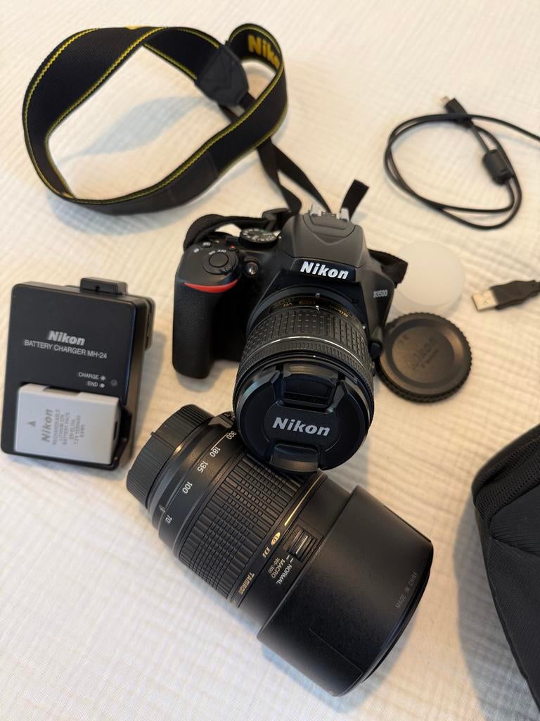 Nikon D3500 met 2 lenzen, 2 accu's en tas, Audio, Tv en Foto, Fotocamera's Digitaal, Gebruikt, Spiegelreflex, Ophalen of Verzenden