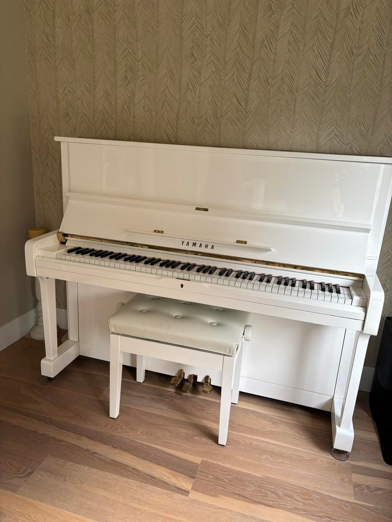 Hoogglans Witte Yamaha Piano - Zo goed als nieuw, Wit, Ophalen of Verzenden, Zo goed als nieuw, Piano