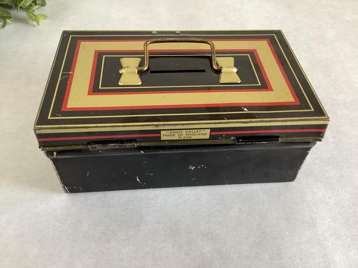 Geldkistje blik spaarpot Chad Valley met sleutel vintage, Verzamelen, Blikken, Gebruikt, Overige, Ophalen of Verzenden