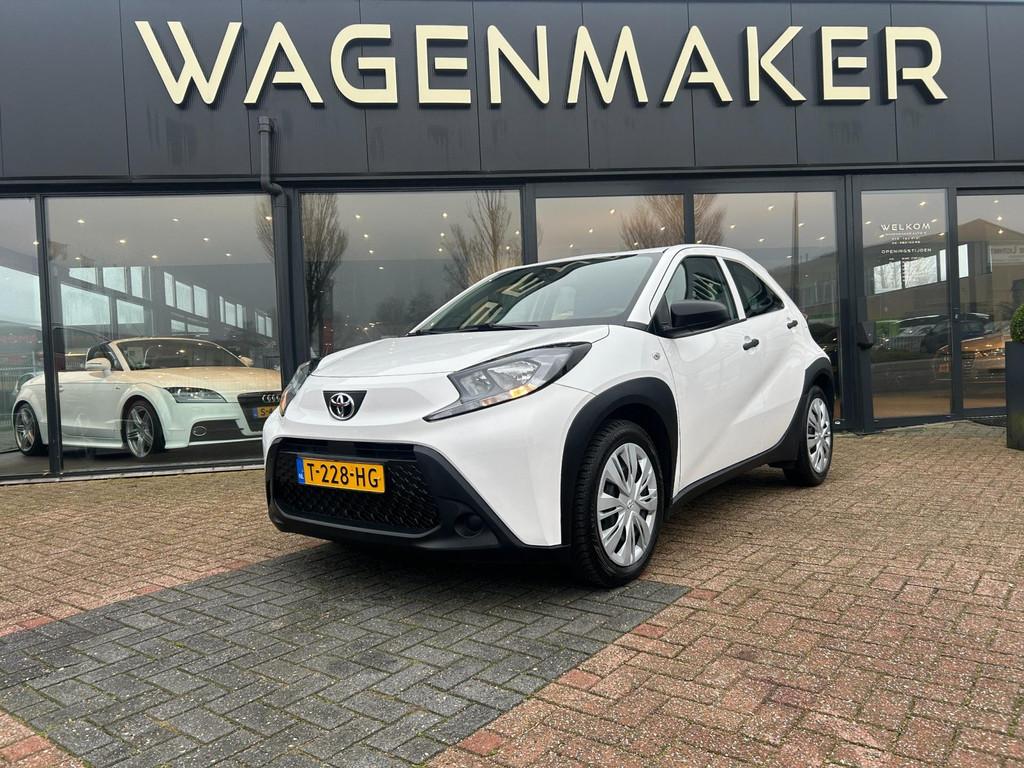 Toyota Aygo X 1.0 VVT-i MT Airco|ACC|AppleCarplay|CAMERA, Auto's, Toyota, 12 maanden, Gebruikt, 4 stoelen, Wit