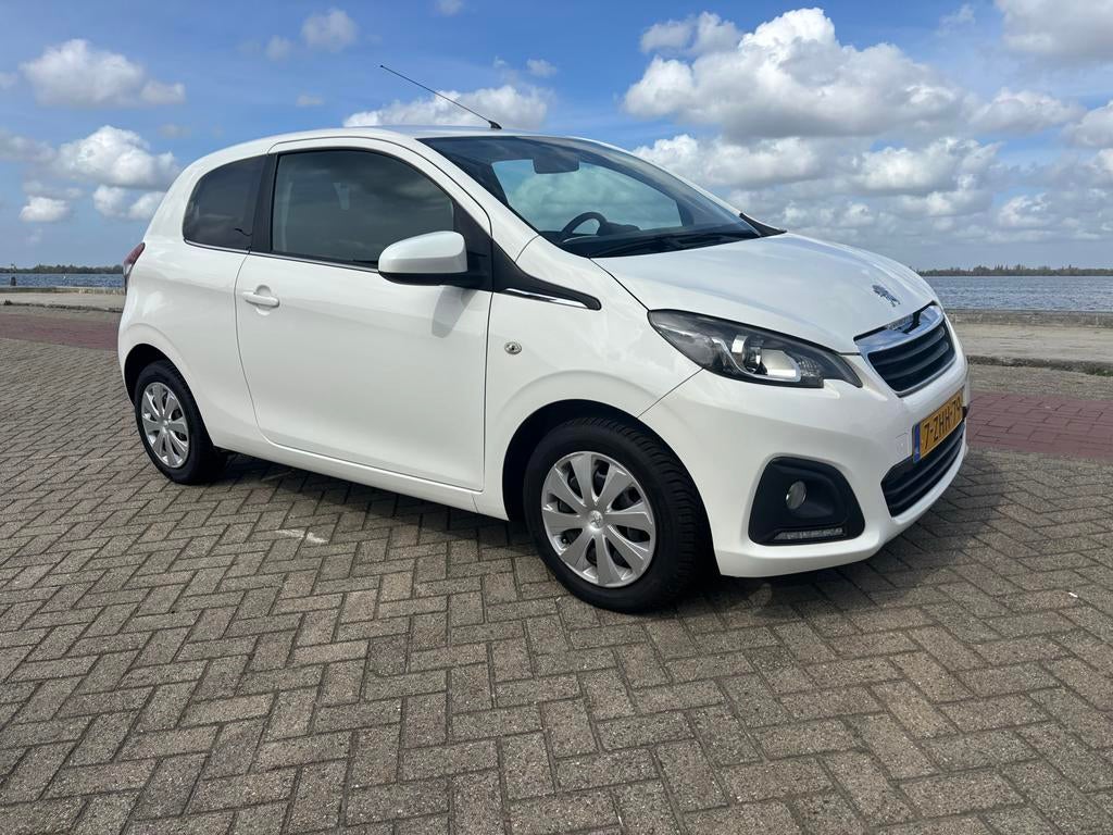 Peugeot 108 1.0 12V E-vti 68PK 3DR 2015 Wit, Voorwielaandrijving, Stof, Zwart, 4 stoelen