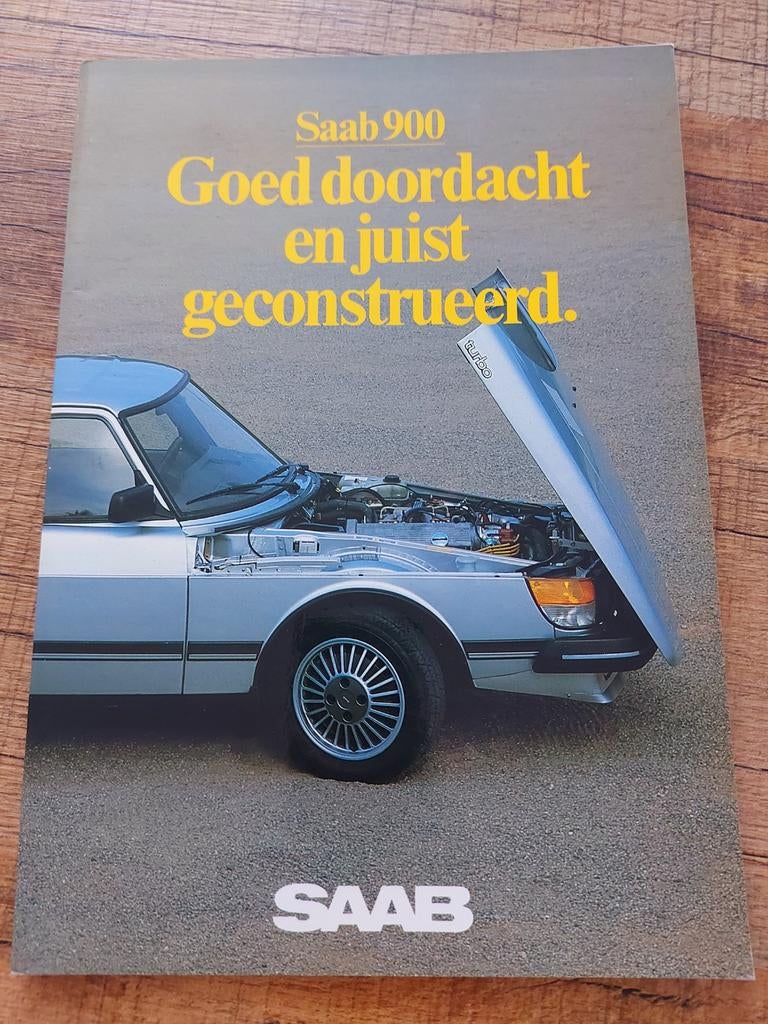 1983 dikke Saab 900 informatieve folder NL, Boeken, Ophalen of Verzenden, Zo goed als nieuw, Overige merken